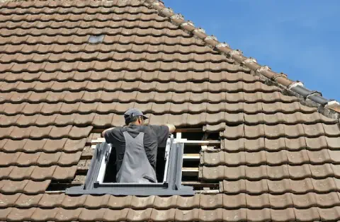 Pose de velux - Lafitte Vigordane